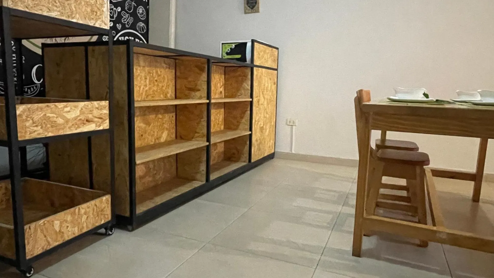 Homestay Home Colors - Comodas Habitaciones Estadio Medellin