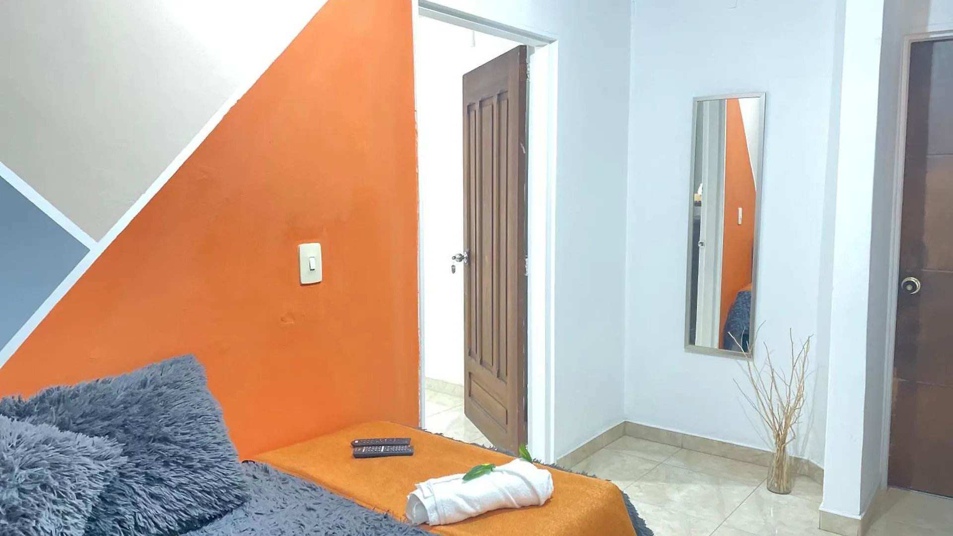 Home Colors - Comodas Habitaciones Estadio Medellin Homestay