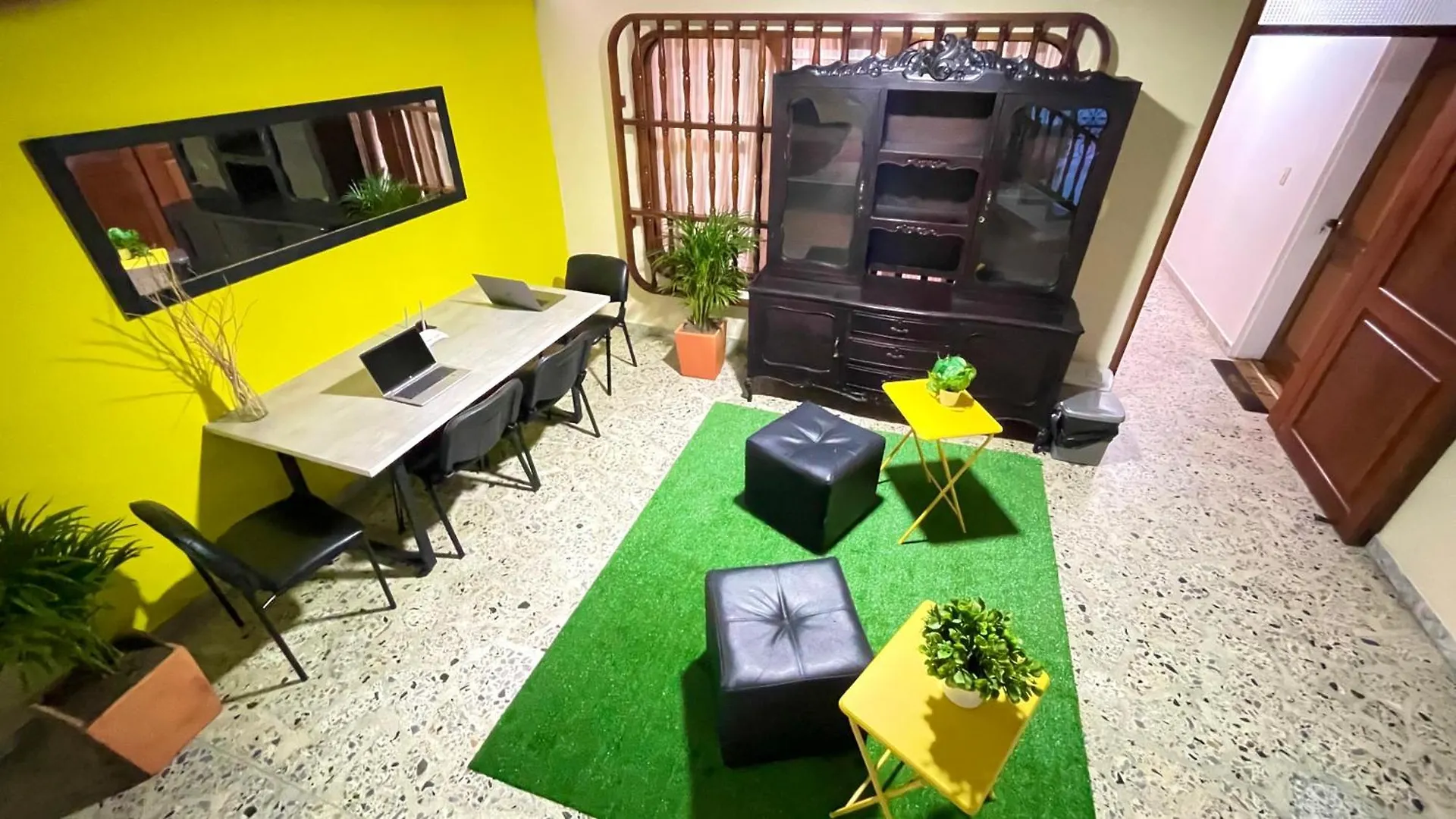 Home Colors - Comodas Habitaciones Estadio Medellin