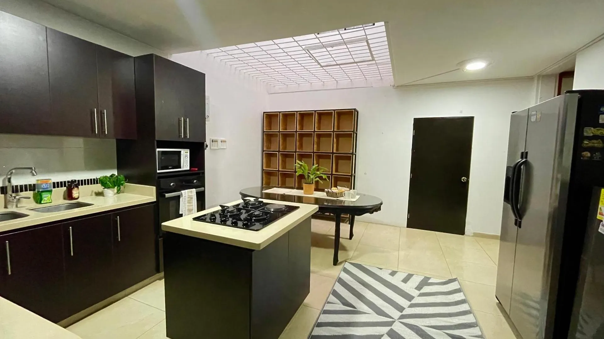Homestay Home Colors - Comodas Habitaciones Estadio Medellin Colombia