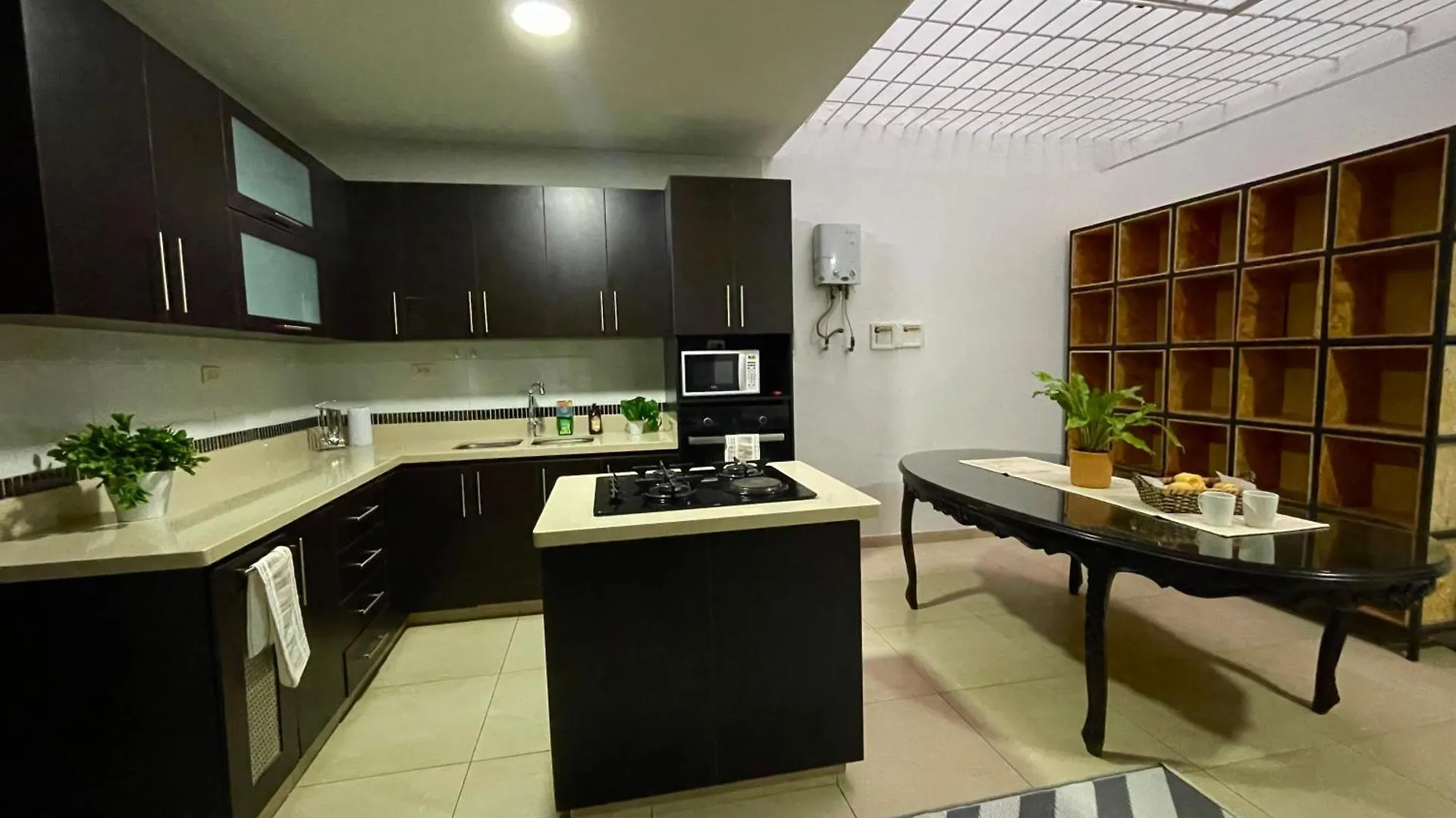 Homestay Home Colors - Comodas Habitaciones Estadio Medellin