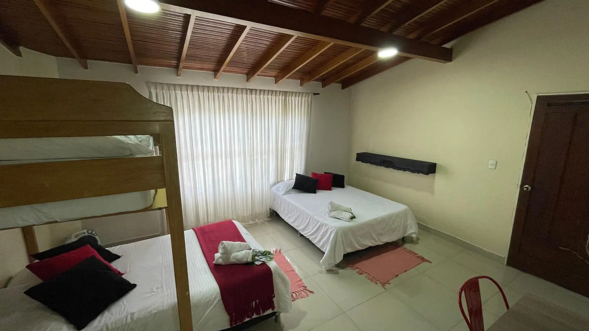 Home Colors - Comodas Habitaciones Estadio Medellin Homestay