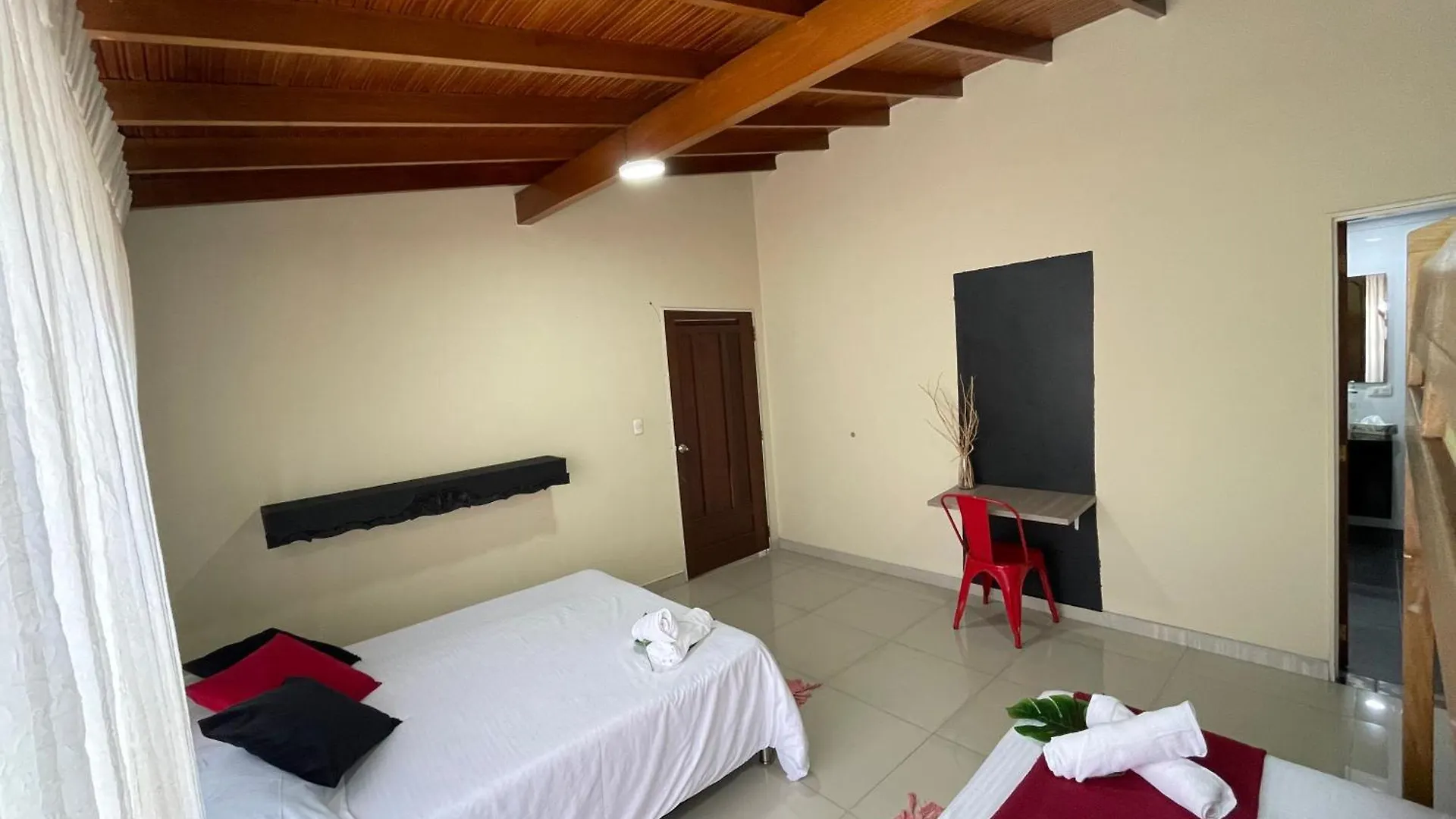 Home Colors - Comodas Habitaciones Estadio Medellin Homestay