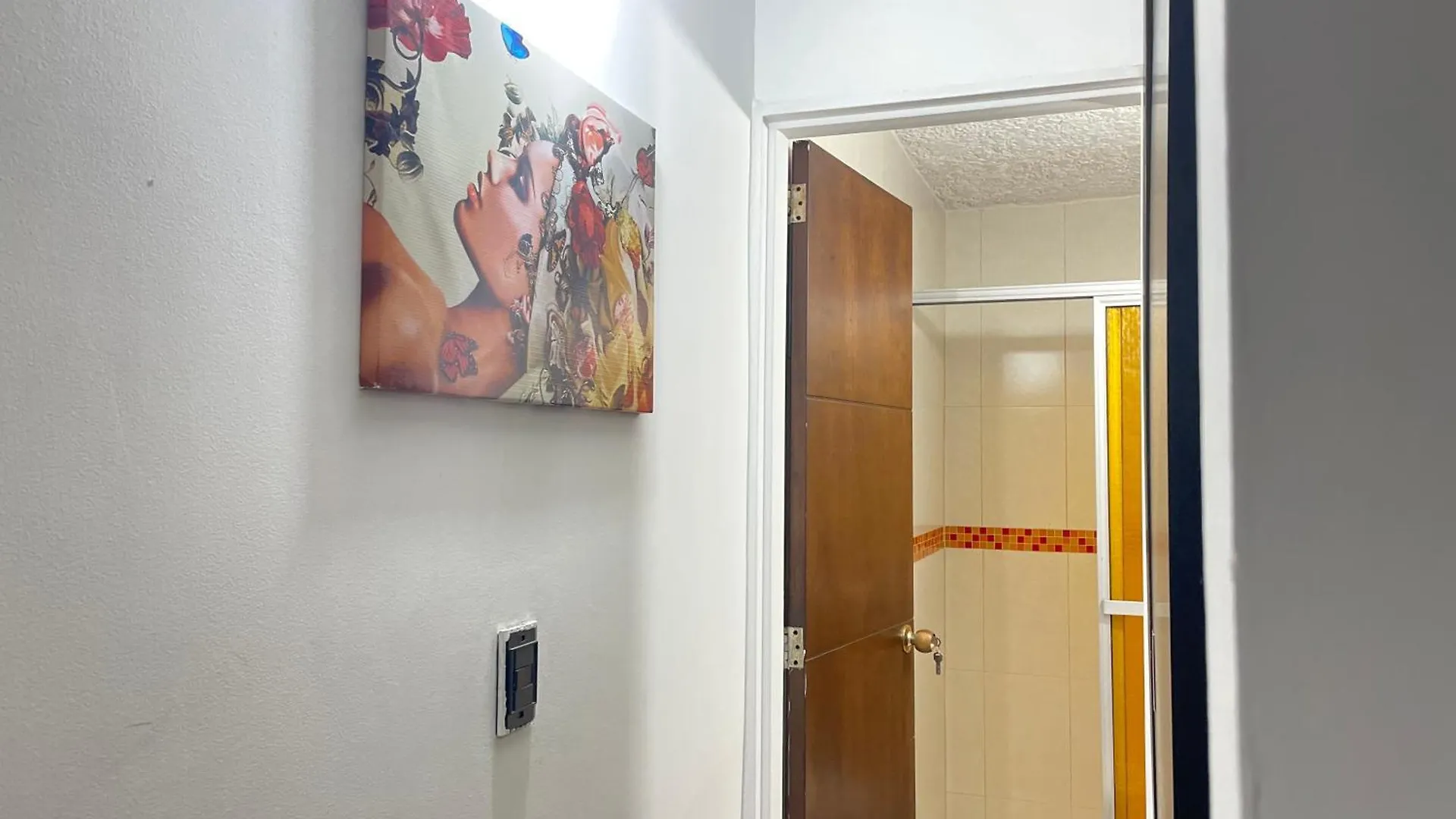 Home Colors - Comodas Habitaciones Estadio Medellin Homestay
