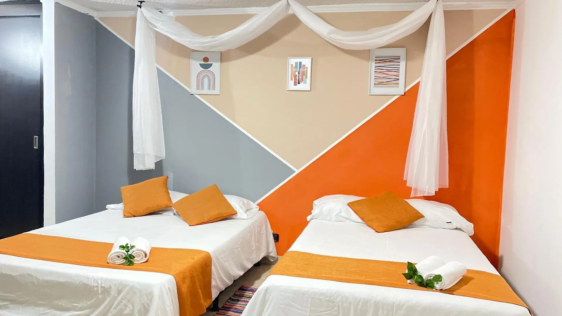 Homestay Home Colors - Comodas Habitaciones Estadio Medellin